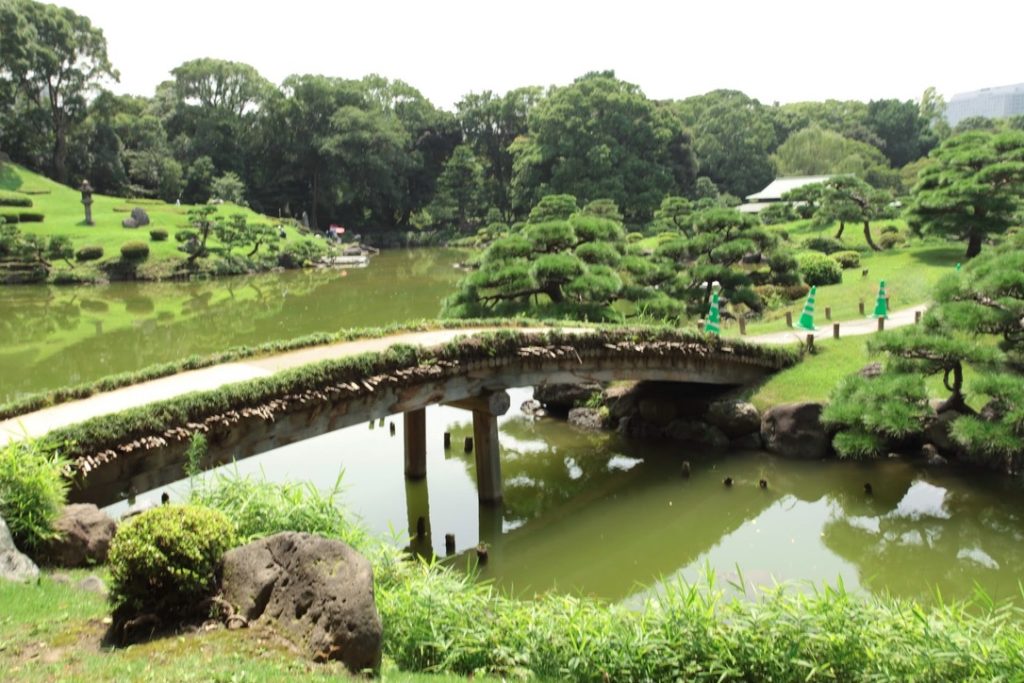 Izumi water and bridge in Kiyosumi Garden